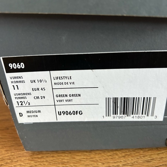 New Balance 9060 Green - U9060FG - size 11 - Picture 8 of 9